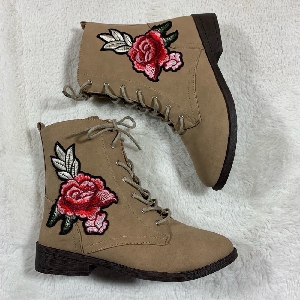 Qupid Embroidered Ankle Lace Up Boots Size 10